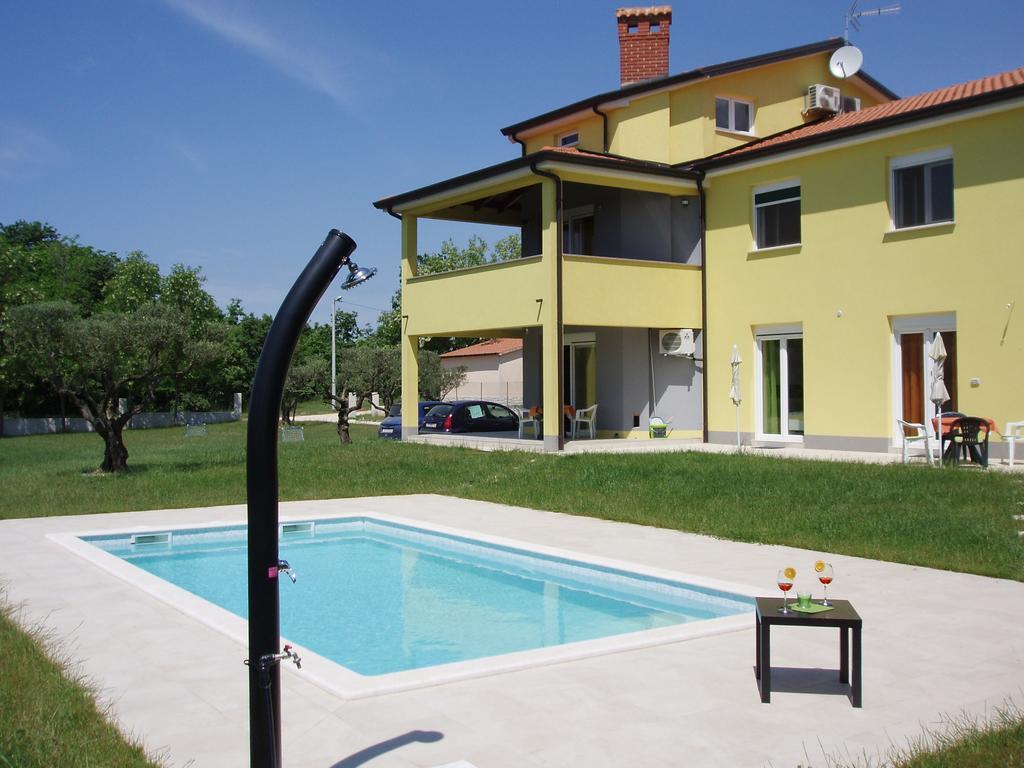 פורץ Villanova Apartments מראה חיצוני תמונה