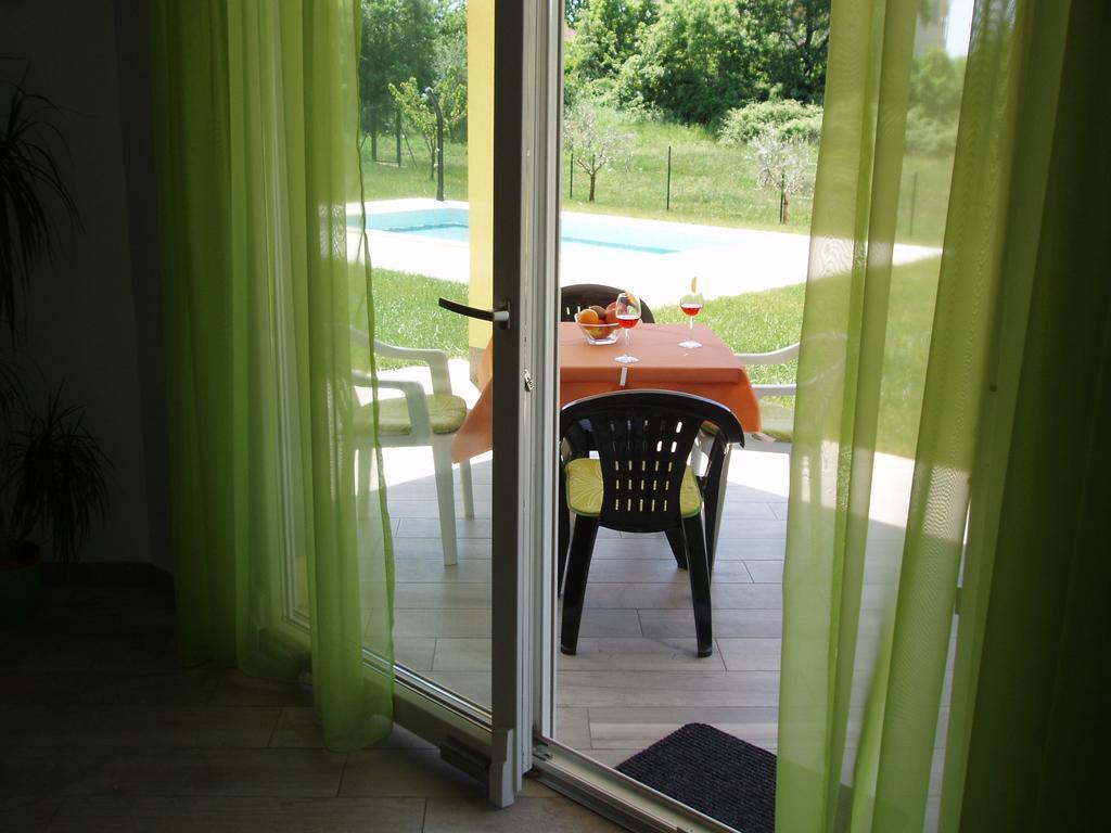 פורץ Villanova Apartments חדר תמונה