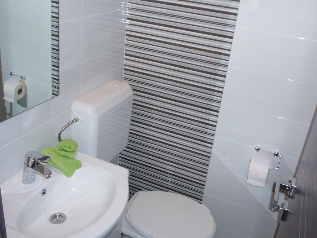 פורץ Villanova Apartments חדר תמונה