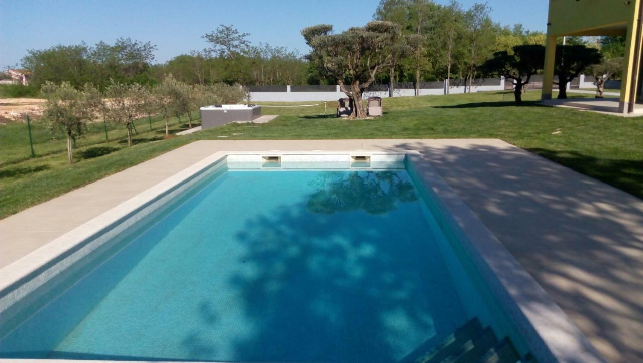 פורץ Villanova Apartments מראה חיצוני תמונה